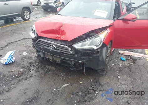 2016 Hyundai Veloster Turbo z USA, uszkodzony, nr VIN KMHTC6AE3GU267648